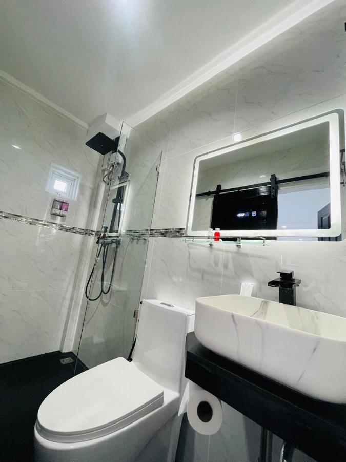 Thonglor Suites Hotel Bangkok Exterior foto